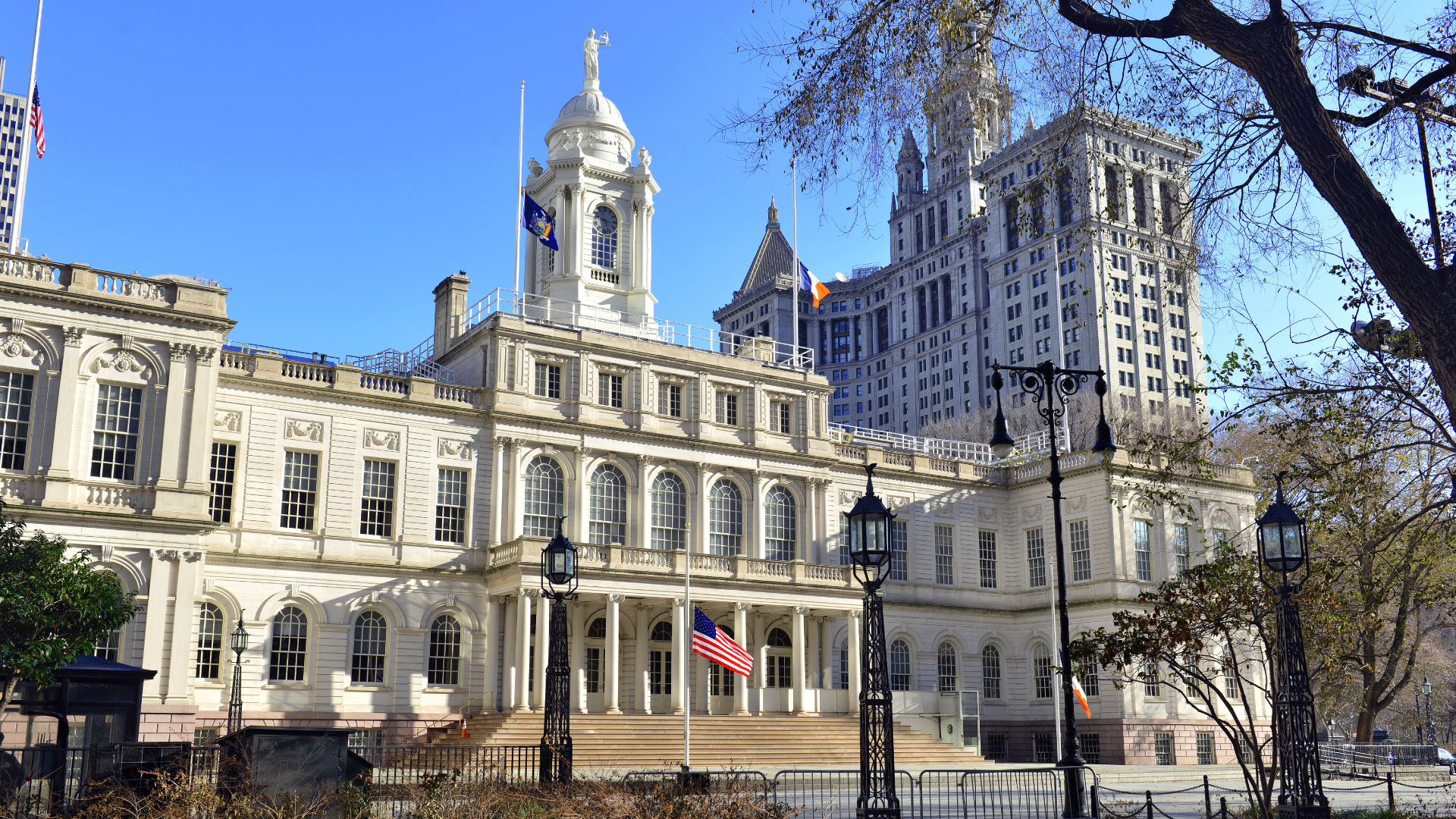 City Hall Building in City hall Park, in lower Manhattan, New York